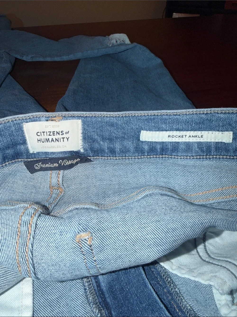 Citizens of Humanity Rocket Ankle Medium Blue Wash Distressed jeans. Size 27.
